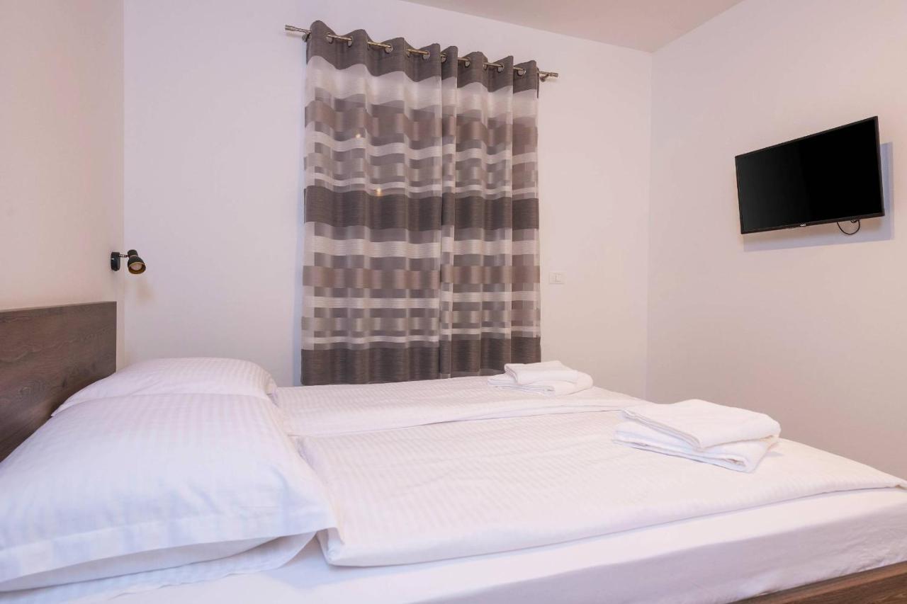 Holiday House Luca Пореч Экстерьер фото