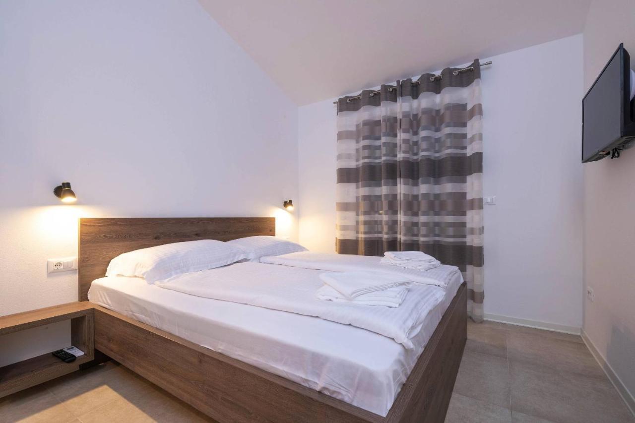 Holiday House Luca Пореч Экстерьер фото