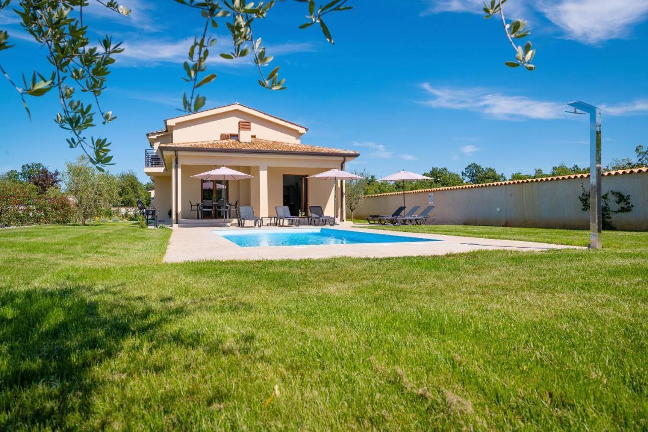 Holiday House Luca Пореч Экстерьер фото