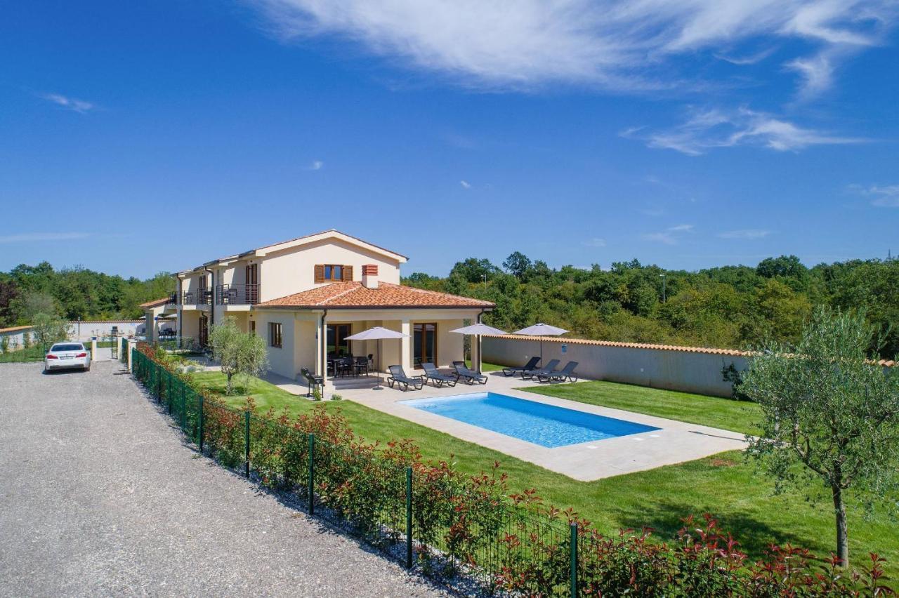 Holiday House Luca Пореч Экстерьер фото