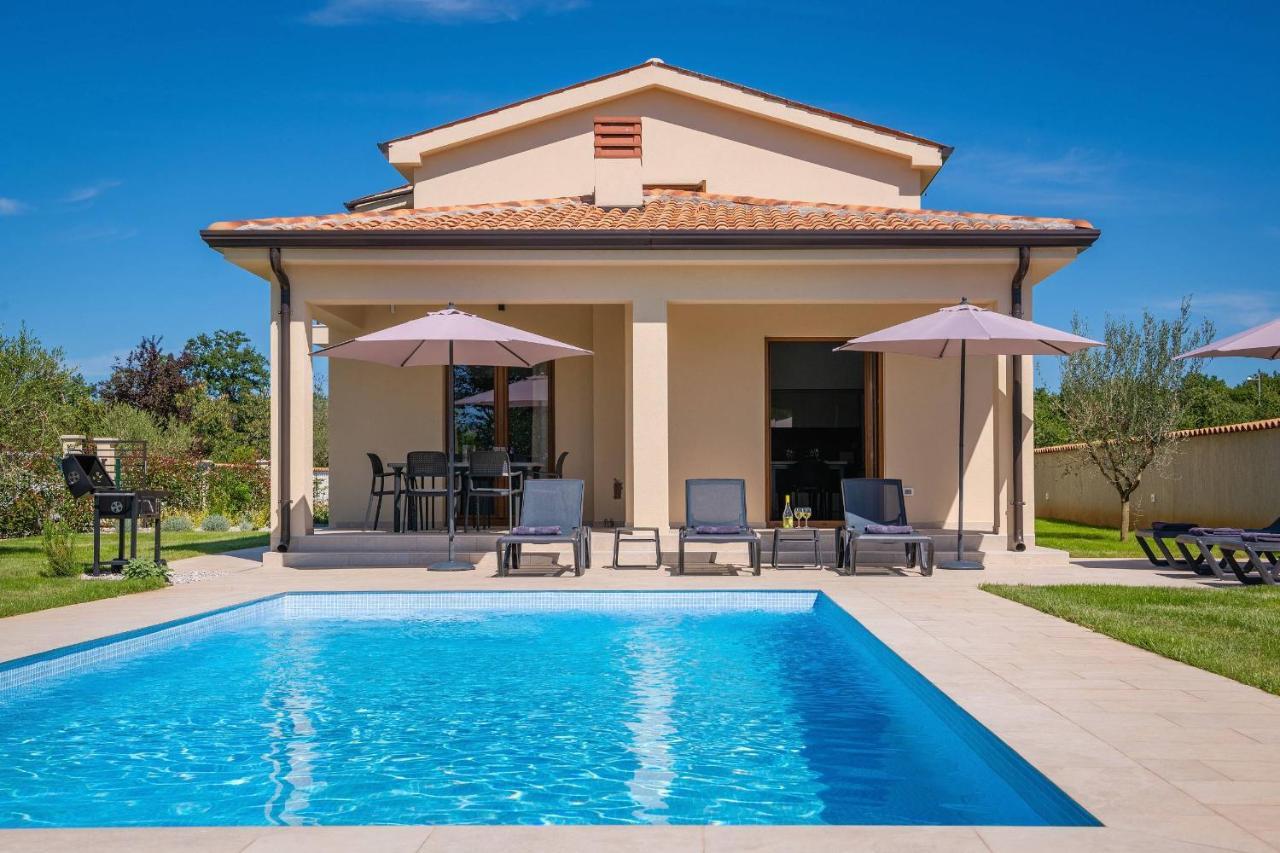 Holiday House Luca Пореч Экстерьер фото