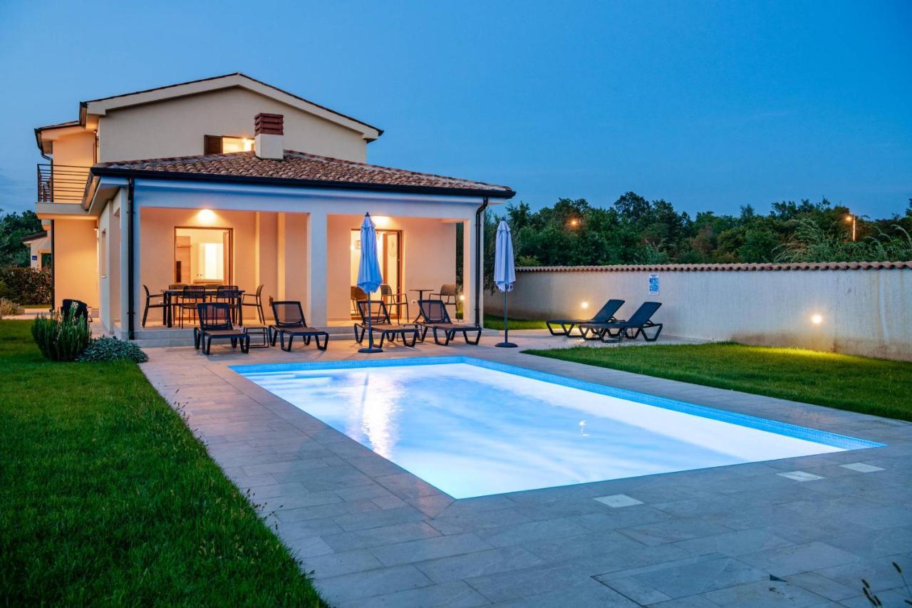 Holiday House Luca Пореч Экстерьер фото